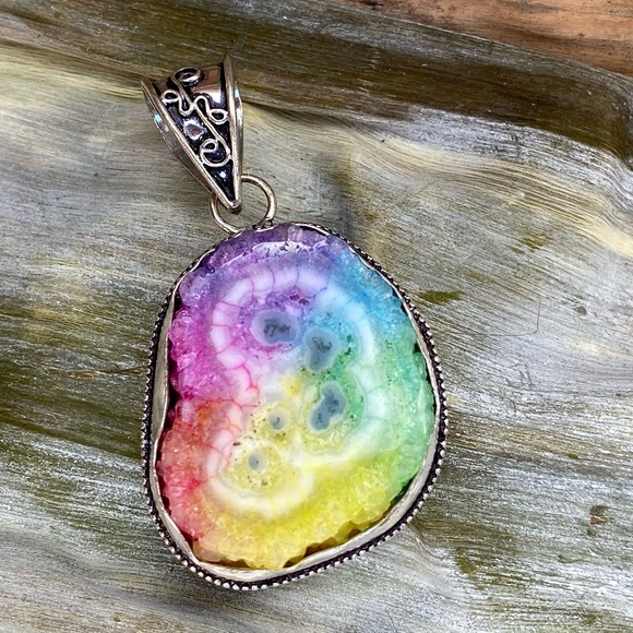 Jewelry - Rainbow Quartz Pendant